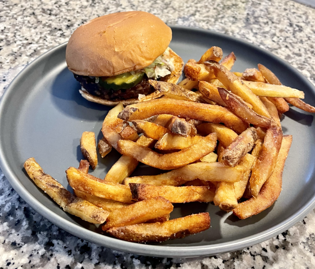 VEGETARIANA 🥬🍅 la favorita de muchos !!! Y vos, la probaste ?!… #blackpan  #bestburger #bestburgerintown #burger #veggie #vegetariana…